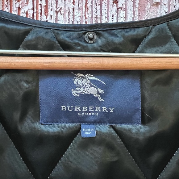 Burberry trench coat with leather belt - Picture 4 of 4